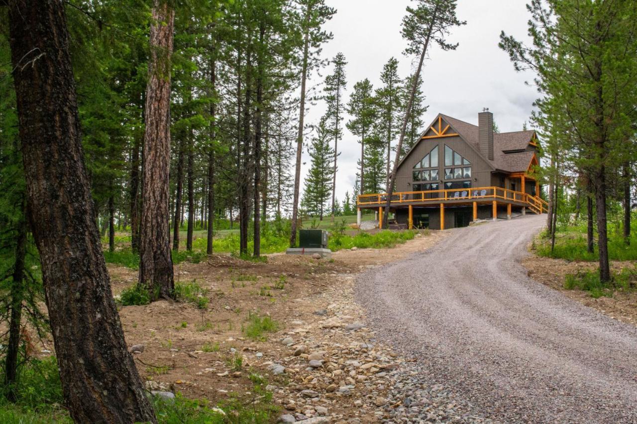 Glacier Homestead Coram 외부 사진