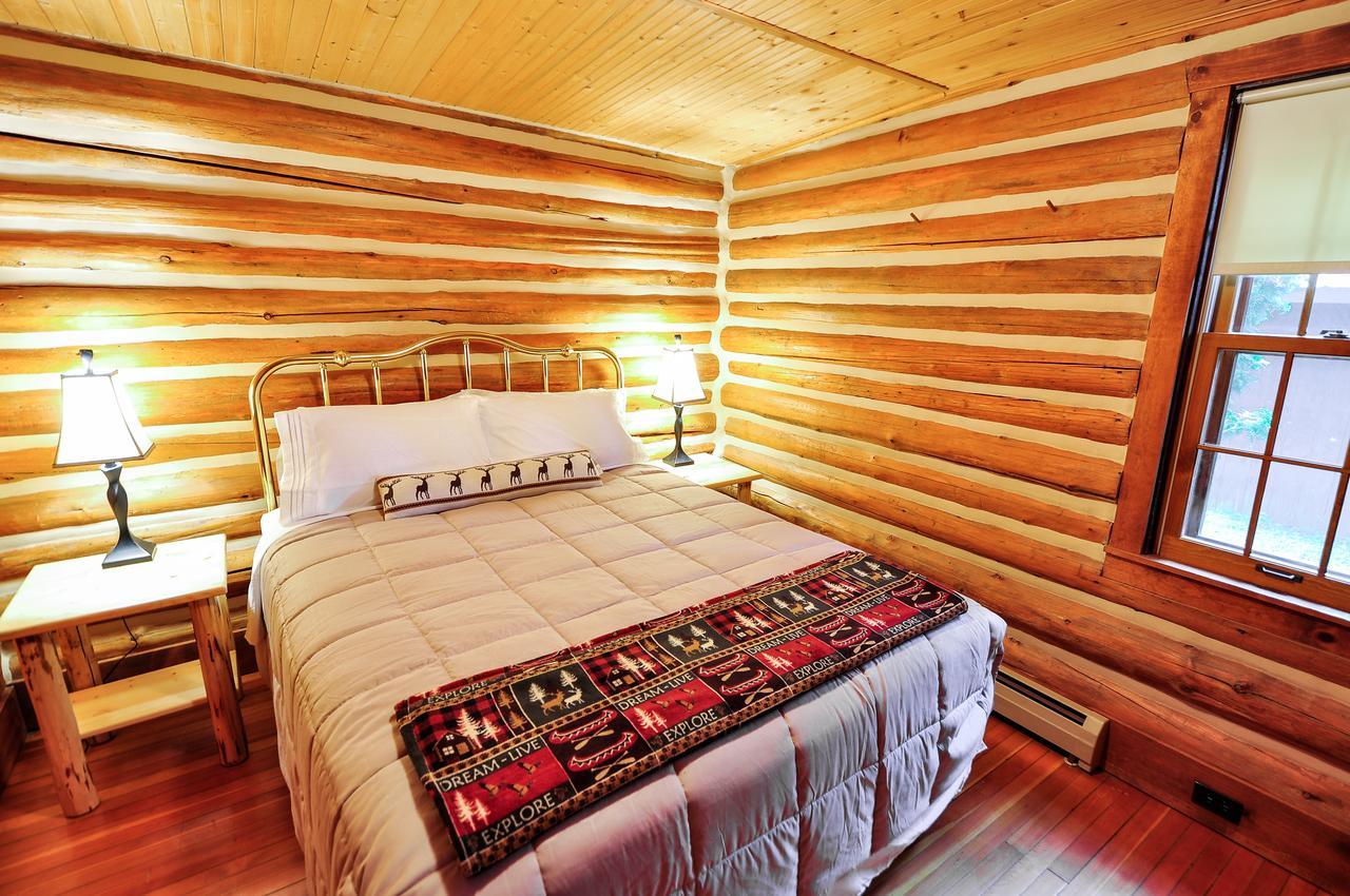 Glacier Homestead Coram 외부 사진